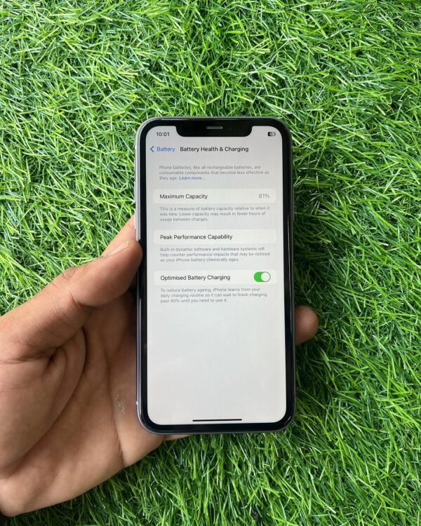 Apple iPhone 11 - Image 2